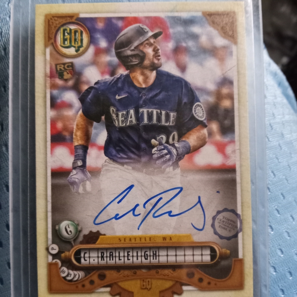 2022 Topps GQ auto